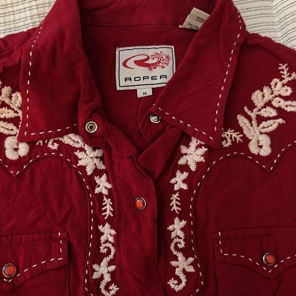 Roper Red Embroidered Sleeveless Top size medium - Picture 2 of 8